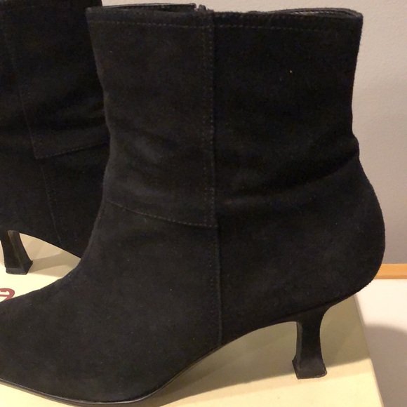 Etienne Aigner Katey Black Suede Leather Heel Boots Square Toe Womens Size 8 - Picture 2 of 7